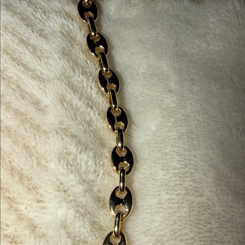 Elegant Gold Chain Necklace - Picture 3 of 3